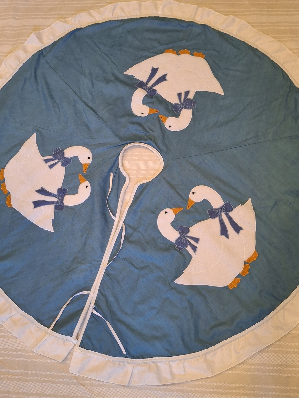 Vtg 90s Country Blue Ribbon Goose Duck Applique Tree Skirt Ruffle Cottagecore